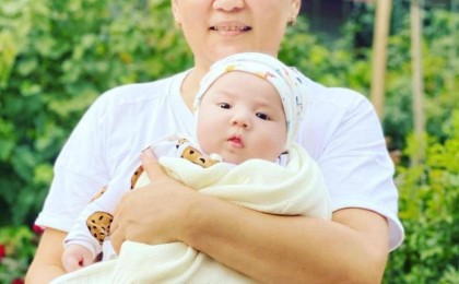 Жанар Айжанова немересін әлеуметтік желіде алғаш рет көрсетті