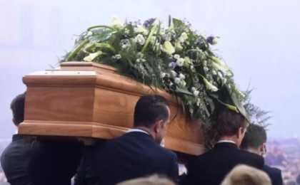 Түркияда ер адам жаназасы кезінде оянып кетті