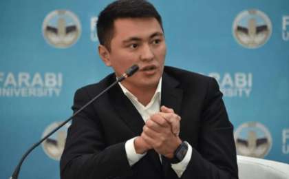 Депутат Дәулет Мұқаев баспана алатын мүгедек жандарға талаптарды жеңілдетуді ұсынды