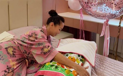 Баян Алагөзова екі қызының суррогат ана арқылы туылғанын айтты