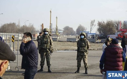 "Блок-бекетті күзеткен полицейлер емес, кабинетінде отырғандар үстемақы алған": Алматы облыстық ПД басшысы пікірі білдірді - Қазақстан жаңалықтары