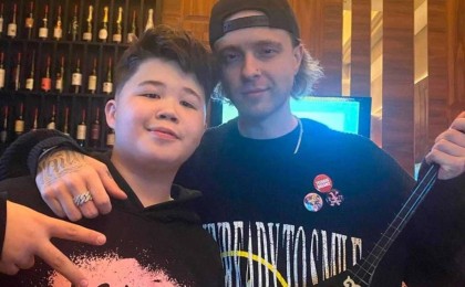 Егор Кридке домбыра сыйлаған қазақ баласы кім?