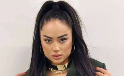 «Ессіз ғашықпын»: Анар Батырхан алпысқа жақындаған актерге тұрмысқа шығуға дайын екенін айтты