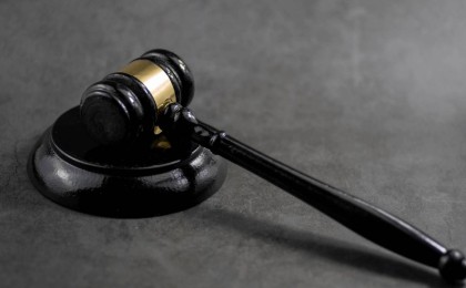 БҚО-да туған анасын аса қатыгездікпен өлтірген жасөспірім сотталды