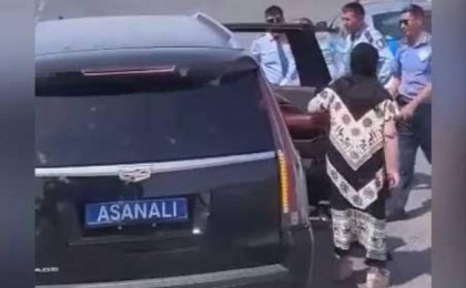 Асанәлі Әшімовтің көлігі әлеуметтік желіні шулатты