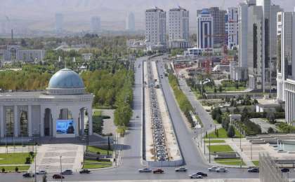 Ашхабадта әйелдерге көліктің алдыңғы орындығына отыруға тыйым салынды