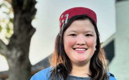 Америкалықтар асырап алған қазақ қызы өз өзіне қол салып, көз жұмды (ВИДЕО)