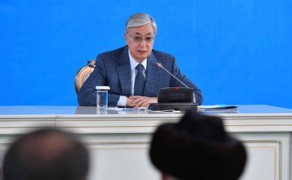 Тоқаев: "Тіл сақшылары" дегеніміз кәсіби арандатушылар