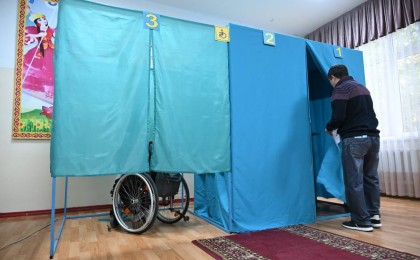 Равный доступ для всех: как в Алматы проходят выборы для людей с особыми потребностями