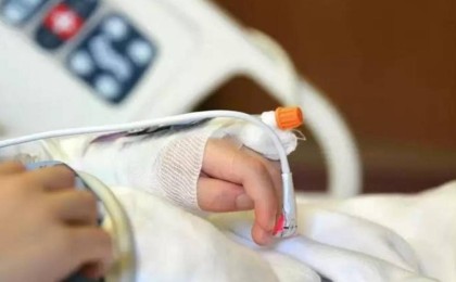 Бала комада жатыр: Ақтауда баланың үстіне футбол қақпасы құлады