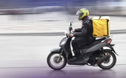 Қазақстандағы мопедтерге қойылатын жаңа талаптар: Тоқаев заңға қол қойды