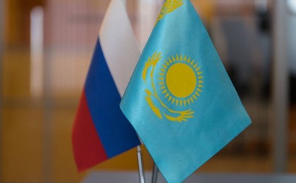 «Біз одақтаспыз әрі доспыз»: Ресей Қазақстанға тиесілі құпия құжаттарды берді