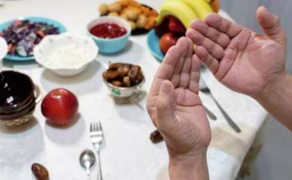 "Оразаңды бұзсаң, Iphone 13 беремін": Дін өкілдері желіде тараған видеоға қатысты пікір білдірді