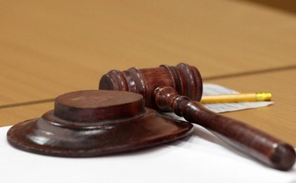 Жезқазғанда есірткі тасымалдаған қыз он жылға сотталды