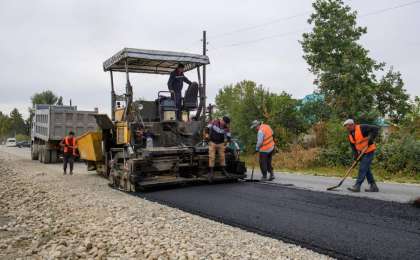 Биыл Жетісу облысындағы 73 елді мекенде жол жөнделуде