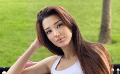 Сабина Алтынбекова анасымен бірге түскен сүйкімді суретін жариялады