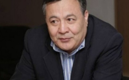 Дос Көшім: Ол Назарбаевтың сөзін әлі заң сияқты қабылдайды
