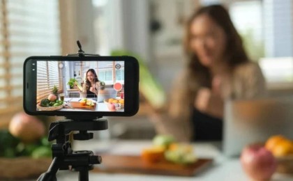 Қазақстанда блогерлер салық төлей ме: Министрлік жауап берді