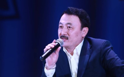 Аманжол Әлтай қорғаныс министрін мемлекеттік тілге салғырттық танытпауға шақырды