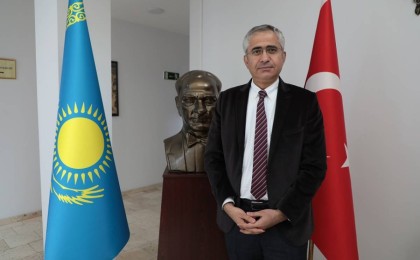 Әли Акынжы: "Абайдың 175 жылдығында Түркияның 17 қаласында ақынның атына көше берілді"