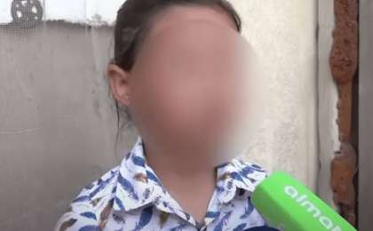 «Қонақүйге 2 мың теңге берді»: 8 жасар қыз өзін ұрлап әкеткен адамның не істегенін айтып берді (ВИДЕО)