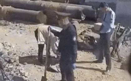 Балқашта коммуналдық қызметкерлер құбыр ауыстырамыз деп қорқынышты жағдайға тап болды