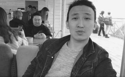 Президент оқушылар үшін жанын пида еткен ұстазды марапаттады