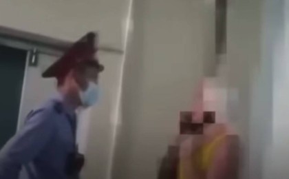 Қарағандыда 23 жастағы трансгендерді әріптестері жұмысқа кіргізбей қойған