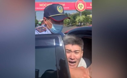 Екі айға қамалады: ЛГБТ жиынына кәмілет жасына толмаған балалар қатысқан