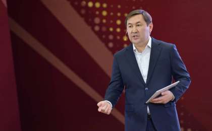 Мұрат Әйтенов Әл-Фараби ауданы тұрғындарына өткен жылды қорытындылап есеп берді