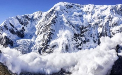 Алматыда көшкін кезінде қар астында қалған бір адамның денесі табылды