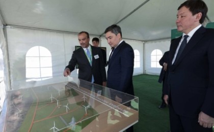 Энергия қажеттілігін жабу және ауылда білім беруді дамыту: Олжас Бектенов Ақтөбе облысының Бадамша ауылында болды