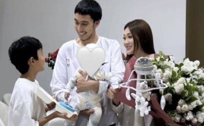 Raim тұңғыш ұлына көлік сыйлады (ВИДЕО)