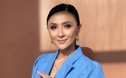 "Енем маған айтпай, күйеуімді үйлендіріп жіберді": Меруерт Түсіпбаева тұрмыста болған жылдарын есіне алды