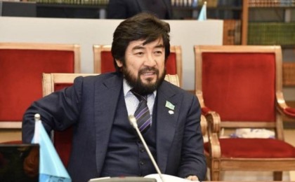 «Байланысым жоқ»: Бекболат Тілеухан Құран ұстап ант етті