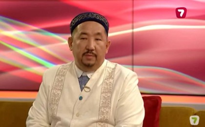 “Әйеліме Tiffany сыйламаймын”: Нұрлан имам көп әйел алуға қатысты ойын бөлісті