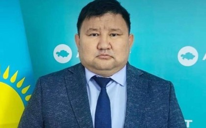 Бала зорлады деп айыпталған Amanat партиясының мүшесі жәбірленуші баланың туысы болып шықты