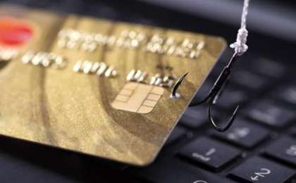 Алаяқтарға банк картасын берген 17 жасар жасөспірім 7 жылға сотталуы мүмкін