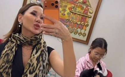 «Өзінің бес баласын тастап, біреудің баласын бағып жатыр»: Динара Сәтжан қызының әдемі бөлмесін көрсетті, жұрт күйеуін сынады  