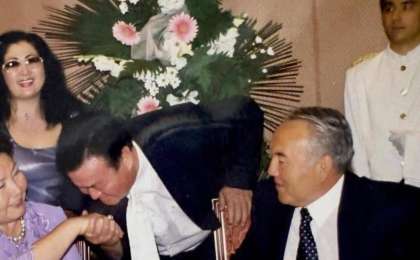 "Бір күліп, бір жылап..." – Мақпал Жүнісова марқұм Заманбек Нұрқаділовтің еш жерде жарияланбаған видеосын көрсетті