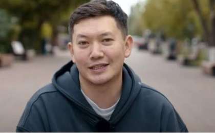 «Тақияны жыныс мүшесіне кигізу»: Танымал журналист Асхат Ниязовтың сөзі елдің ашуына тиді