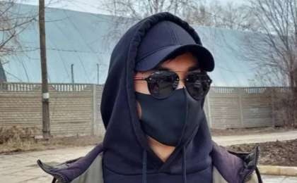 "Танымал адам": "Маскадағы адамның" кім екені белгілі болды (ФОТО)