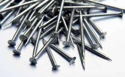 Шымкентте бір жасар бала 4 сантиметрлік шегені жұтып қойған