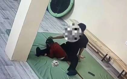 Екібастұзда жаттықтырушы ерекше қыз баланы жарты сағат бойы қинаған 