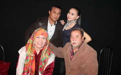 «Әй, еркектер-ай, еркектер»: Перизат Қайраттың 11 жыл бұрын сахнада «тамаша» ойнаған видеосы табылды