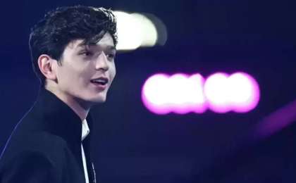 "Арттан сөйлейді" - ресейлік әнші қазақстандықтардың сынына жауап берді 