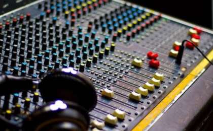 Енді фонограммамен ән айтқандар 4 миллион теңге айыппұл арқалайды