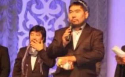 «Жүрсіннің жемқорлығы мен Бекболат Тілеуханың опасыздығы»: Белгілі ақын айтыс сахнасының шындығын жайып салды