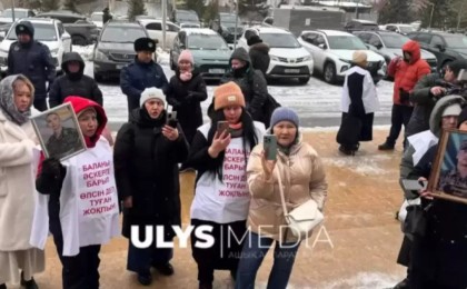 Вице-министр қаза тапқан сарбаздардың аналары туралы сұраққа жауап беруден қашты