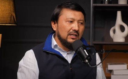 Шенеуніктер мемлекет мүлкін өзінікі деп санады: Тазабек Назарбаев жайлы шындықты айтты